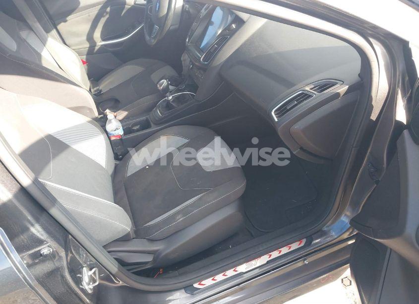 Photo 5 of 2016 Ford Focus ST (VIN 1FADP3L99GL242423)