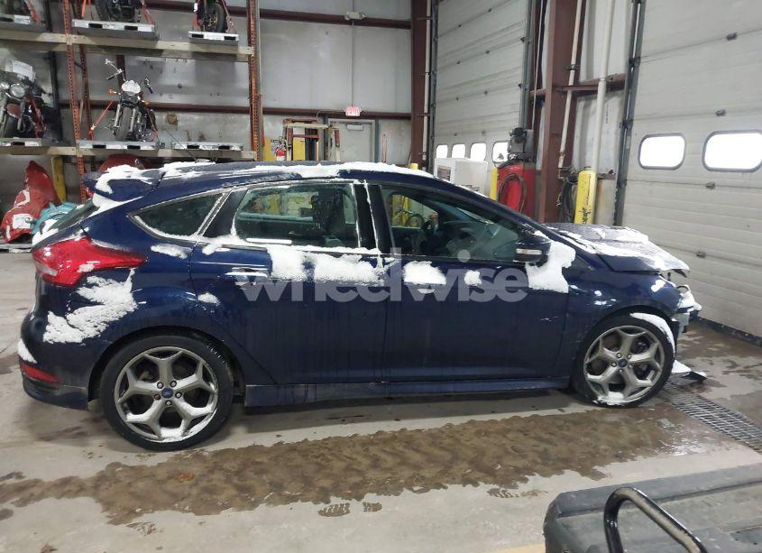 Photo 13 of 2016 Ford Focus ST (VIN 1FADP3L99GL383010)