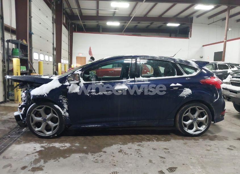 Photo 14 of 2016 Ford Focus ST (VIN 1FADP3L99GL383010)