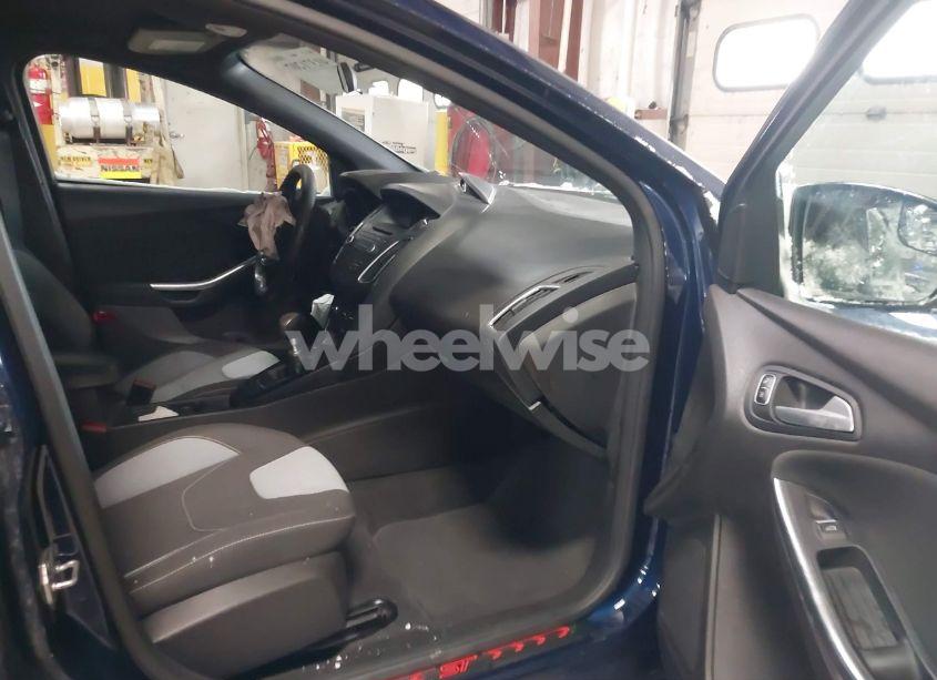 Photo 5 of 2016 Ford Focus ST (VIN 1FADP3L99GL383010)