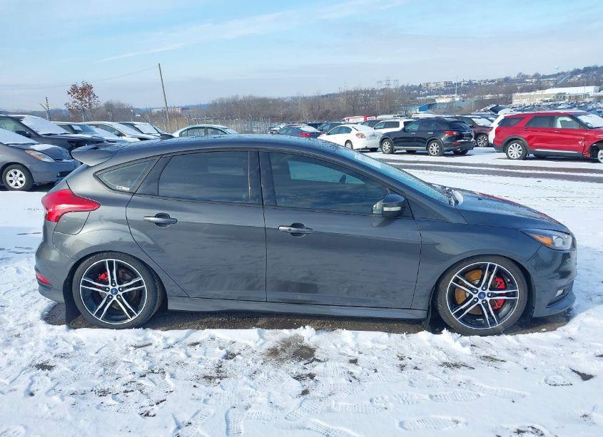 Photo 13 of 2017 Ford Focus ST (VIN 1FADP3L99HL324816)