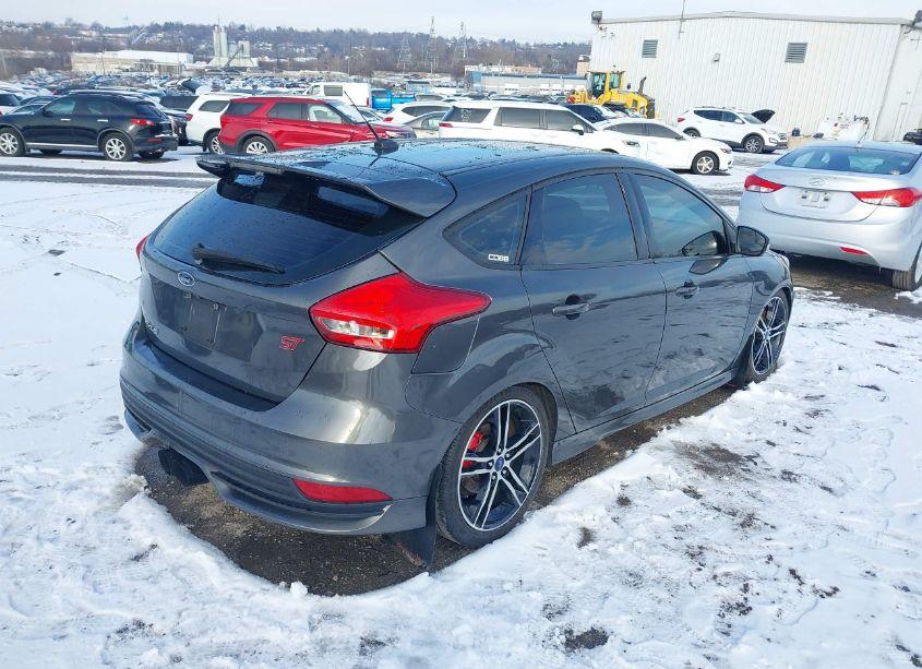 Photo 4 of 2017 Ford Focus ST (VIN 1FADP3L99HL324816)