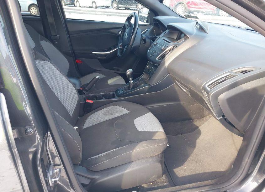 Photo 5 of 2017 Ford Focus ST (VIN 1FADP3L99HL324816)