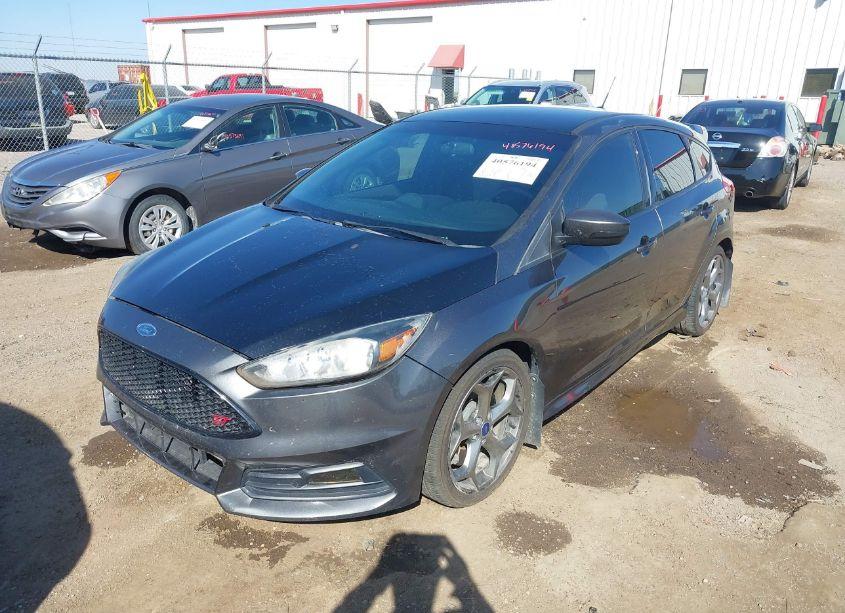 Photo 2 of 2018 Ford Focus ST (VIN 1FADP3L99JL217741)