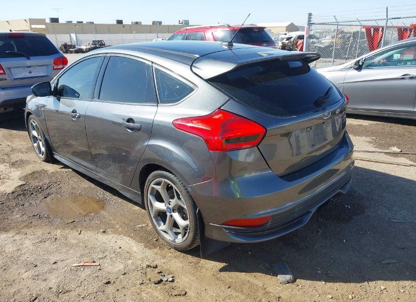Photo 3 of 2018 Ford Focus ST (VIN 1FADP3L99JL217741)