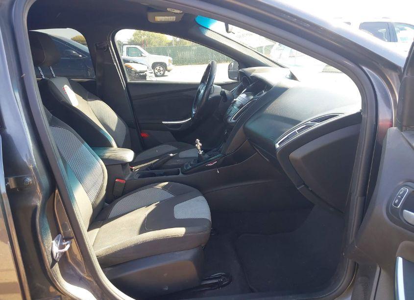 Photo 5 of 2018 Ford Focus ST (VIN 1FADP3L99JL217741)