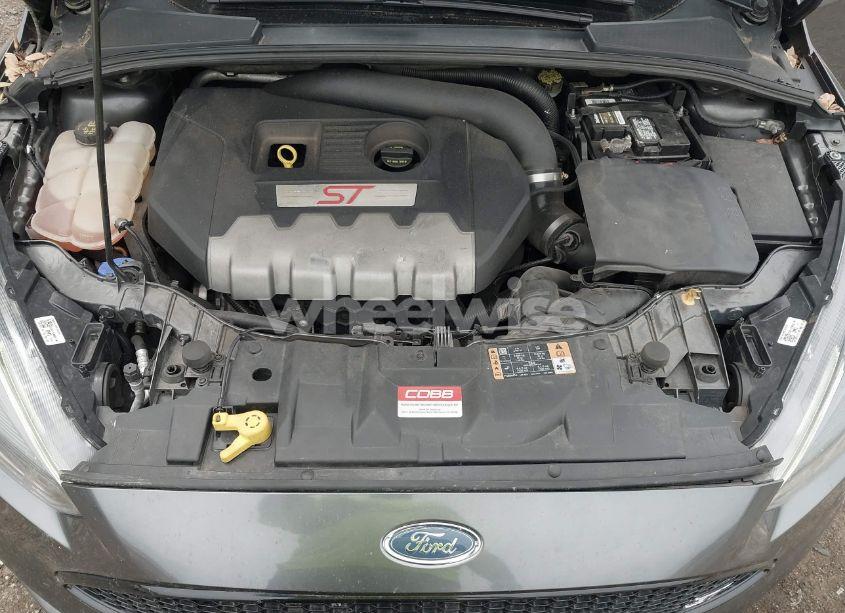 Photo 10 of 2018 Ford Focus ST (VIN 1FADP3L99JL243272)