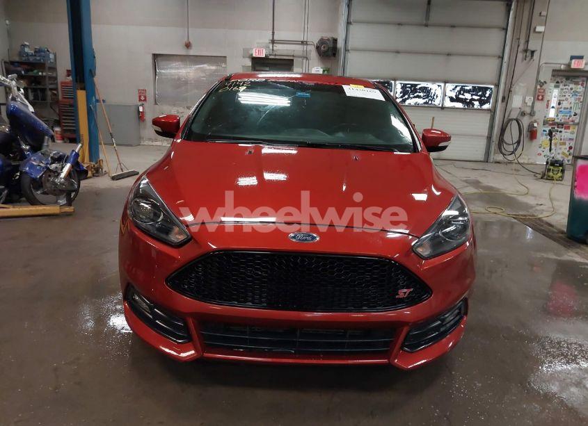Photo 12 of 2018 Ford Focus ST (VIN 1FADP3L99JL306466)