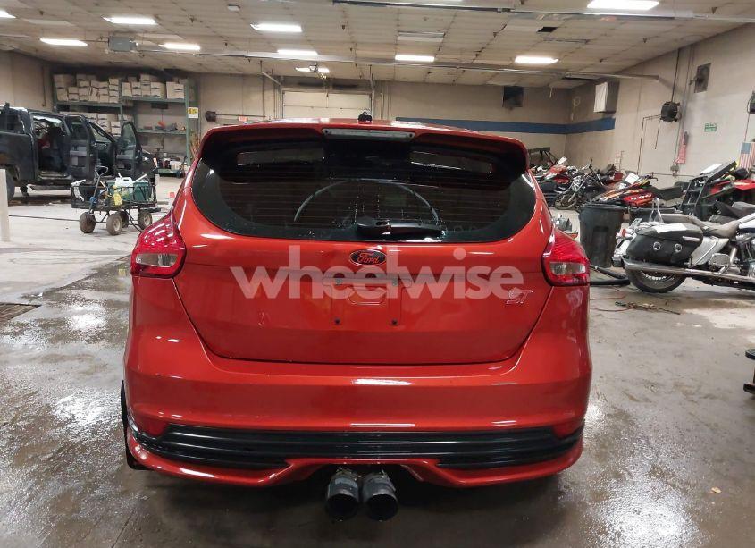 Photo 16 of 2018 Ford Focus ST (VIN 1FADP3L99JL306466)