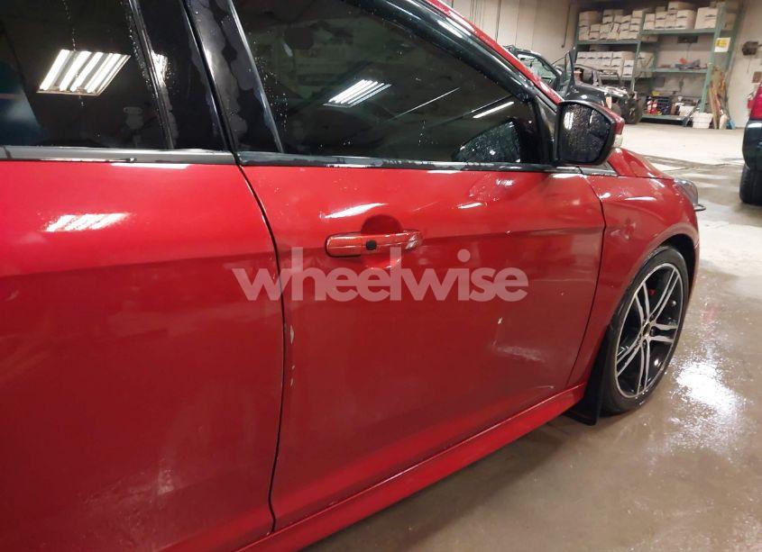 Photo 17 of 2018 Ford Focus ST (VIN 1FADP3L99JL306466)