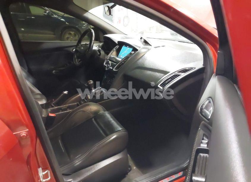 Photo 5 of 2018 Ford Focus ST (VIN 1FADP3L99JL306466)
