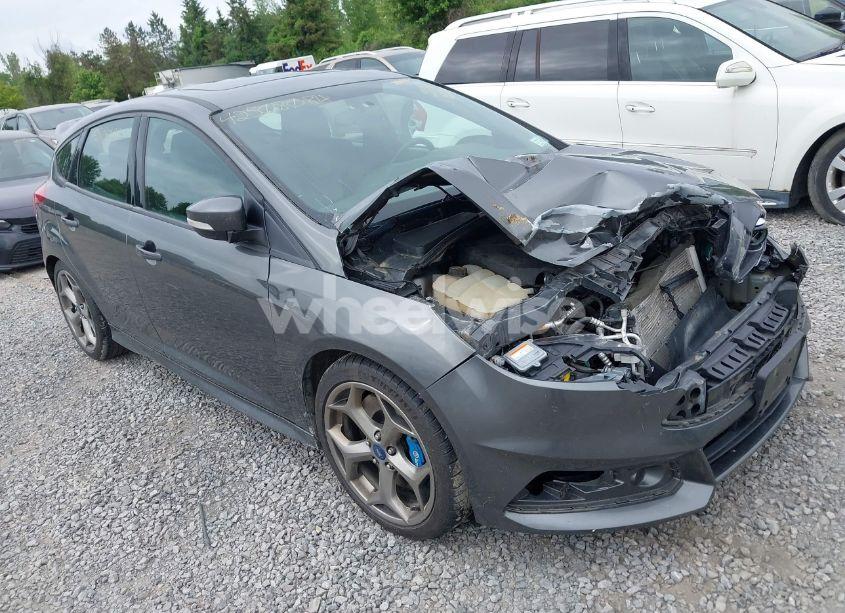 2018 Ford Focus ST (VIN 1FADP3L99JL329844) main photo
