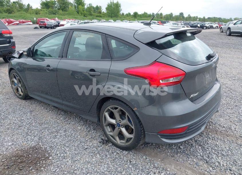 Photo 3 of 2018 Ford Focus ST (VIN 1FADP3L99JL329844)