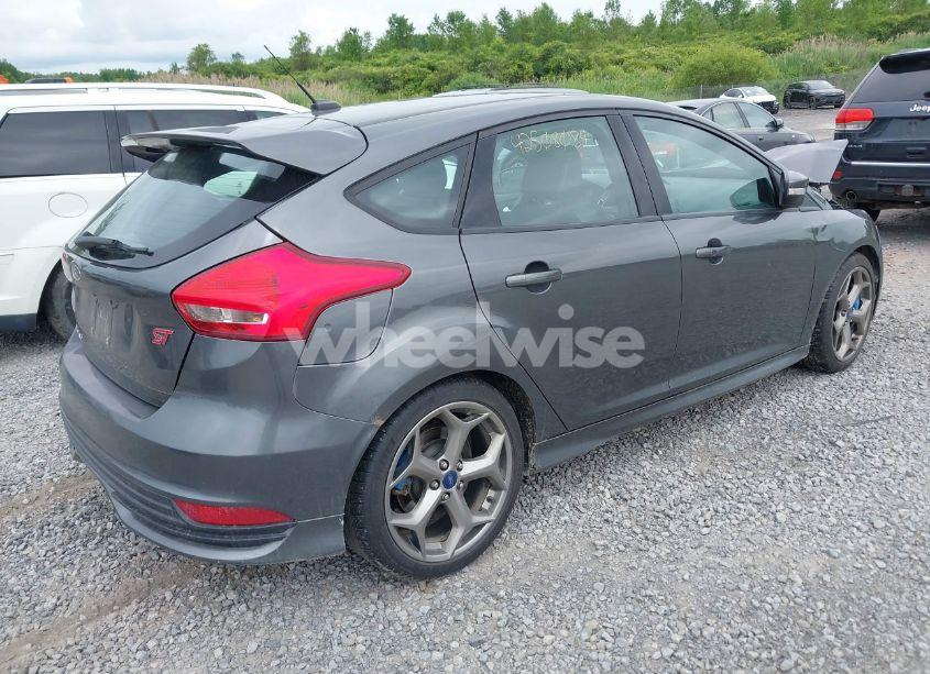 Photo 4 of 2018 Ford Focus ST (VIN 1FADP3L99JL329844)