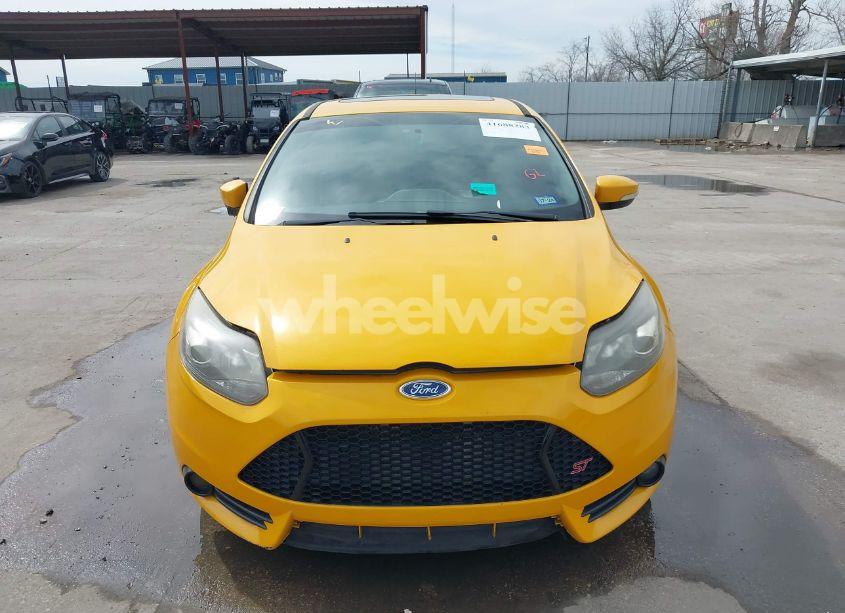Photo 12 of 2013 Ford Focus ST (VIN 1FADP3L9XDL230941)