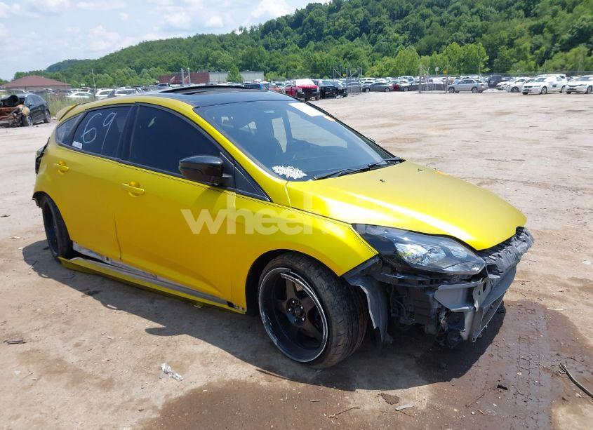 2013 Ford Focus ST (VIN 1FADP3L9XDL242927) main photo