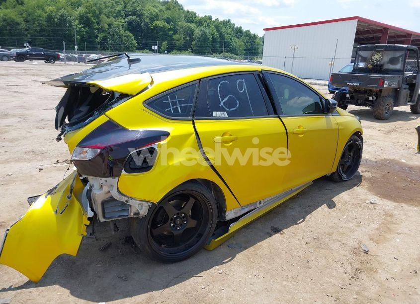 Photo 4 of 2013 Ford Focus ST (VIN 1FADP3L9XDL242927)