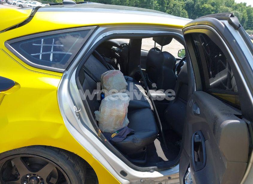 Photo 8 of 2013 Ford Focus ST (VIN 1FADP3L9XDL242927)