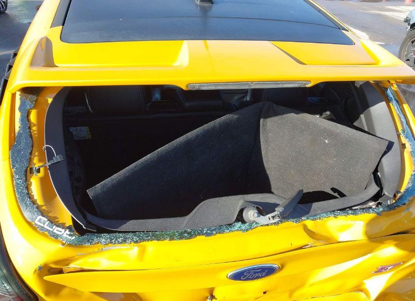 Photo 17 of 2013 Ford Focus ST (VIN 1FADP3L9XDL364655)