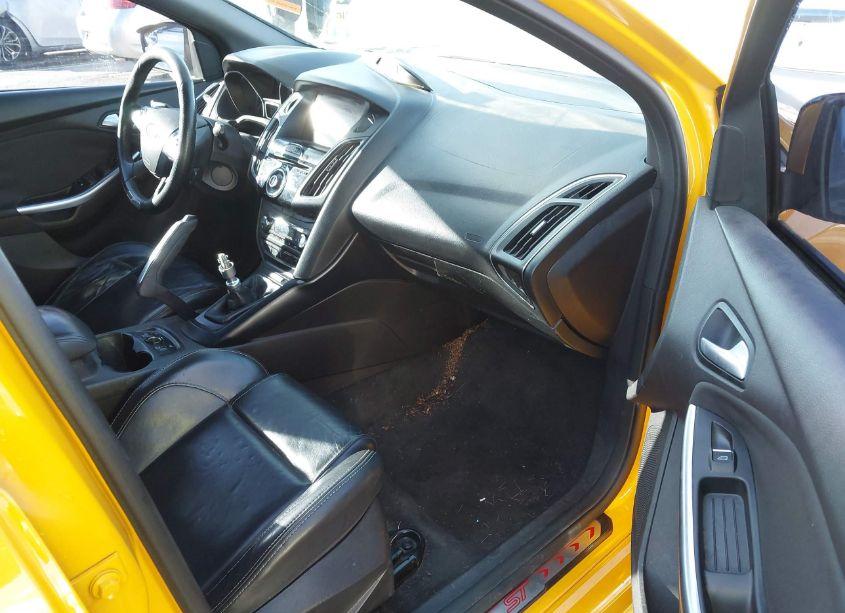 Photo 5 of 2013 Ford Focus ST (VIN 1FADP3L9XDL364655)