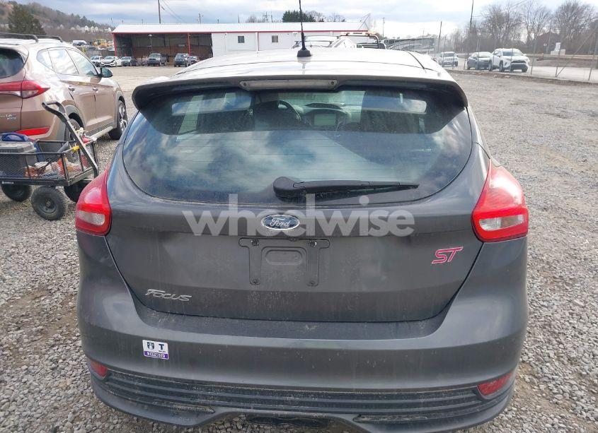 Photo 17 of 2015 Ford Focus ST (VIN 1FADP3L9XFL227184)