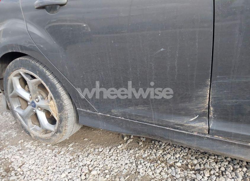 Photo 20 of 2015 Ford Focus ST (VIN 1FADP3L9XFL227184)