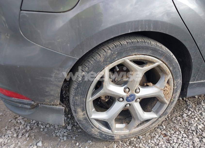 Photo 21 of 2015 Ford Focus ST (VIN 1FADP3L9XFL227184)