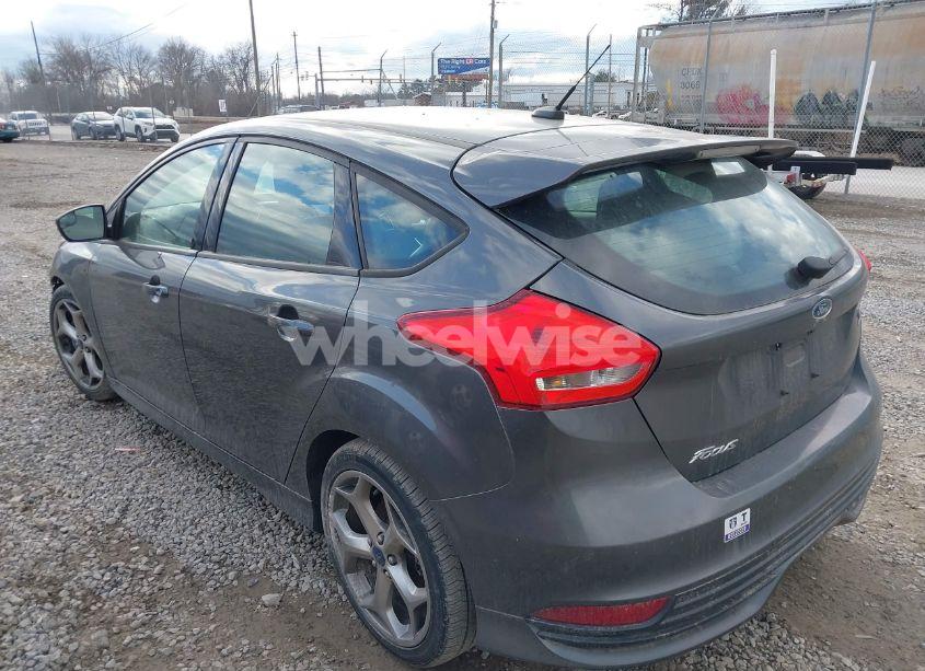 Photo 3 of 2015 Ford Focus ST (VIN 1FADP3L9XFL227184)