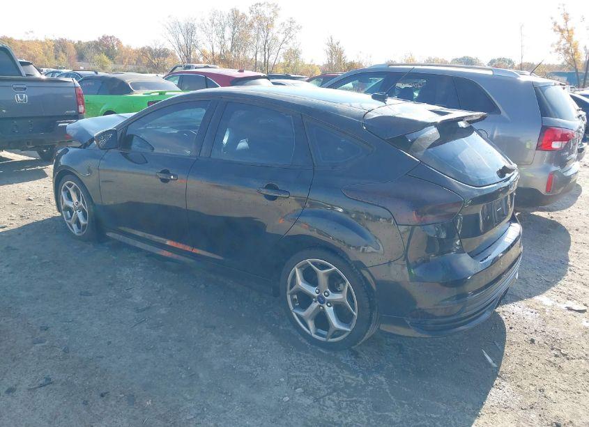 Photo 2 of 2015 Ford Focus ST (VIN 1FADP3L9XFL268320)
