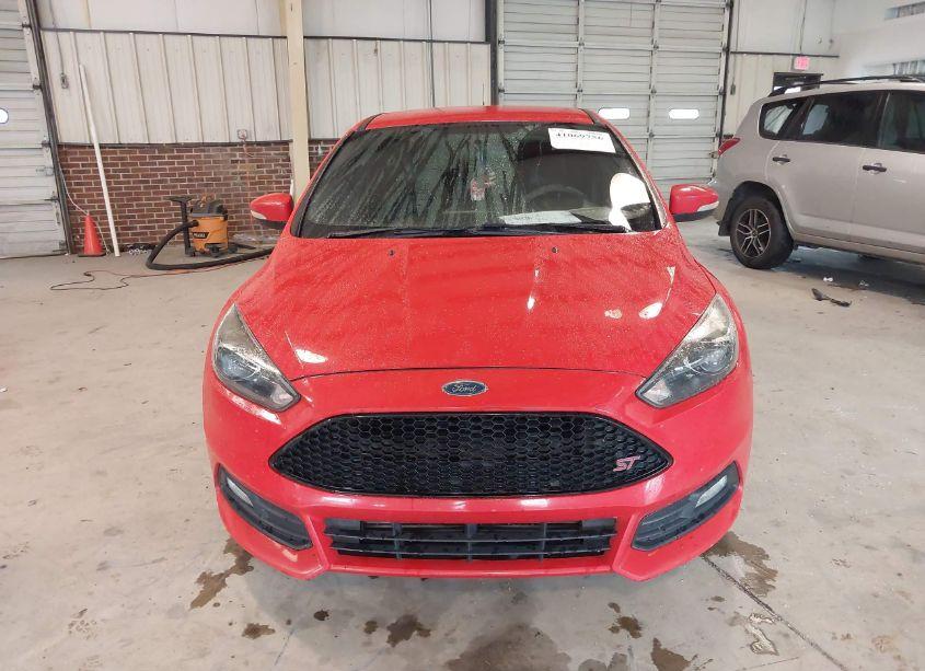 Photo 13 of 2015 Ford Focus ST (VIN 1FADP3L9XFL279608)