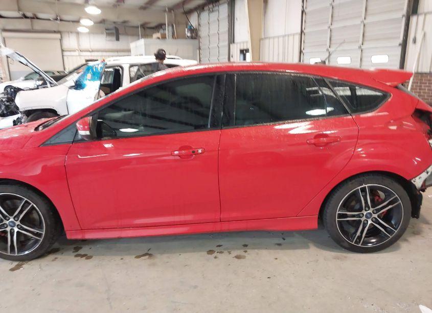 Photo 15 of 2015 Ford Focus ST (VIN 1FADP3L9XFL279608)