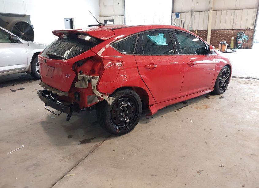Photo 4 of 2015 Ford Focus ST (VIN 1FADP3L9XFL279608)