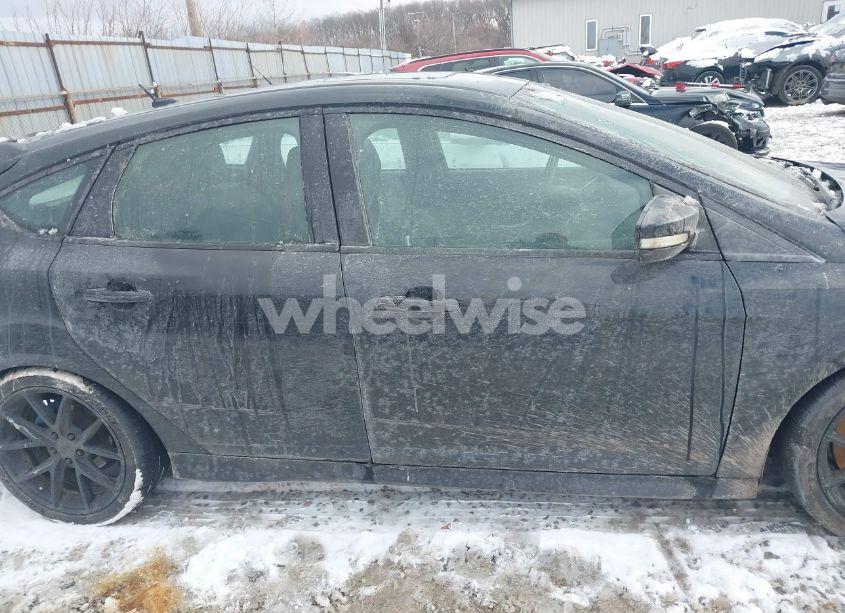 Photo 13 of 2015 Ford Focus ST (VIN 1FADP3L9XFL280578)