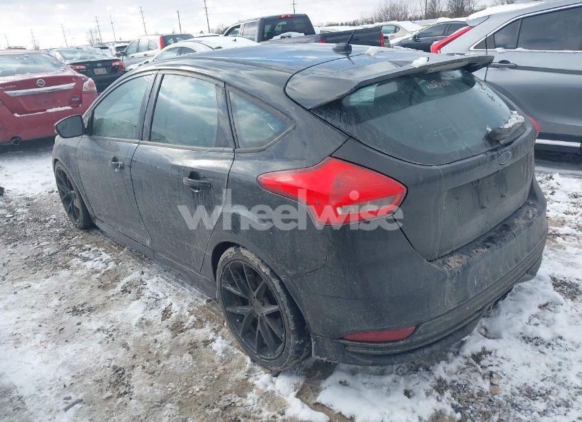 Photo 3 of 2015 Ford Focus ST (VIN 1FADP3L9XFL280578)