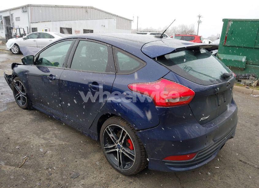 Photo 3 of 2016 Ford Focus ST (VIN 1FADP3L9XGL224674)