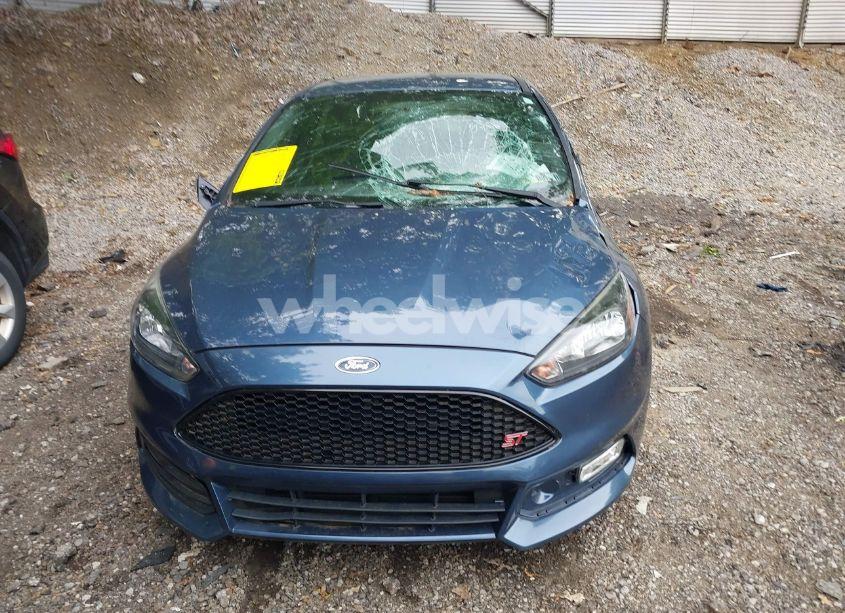Photo 12 of 2018 Ford Focus ST (VIN 1FADP3L9XJL228182)