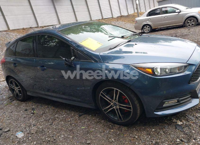 Photo 13 of 2018 Ford Focus ST (VIN 1FADP3L9XJL228182)