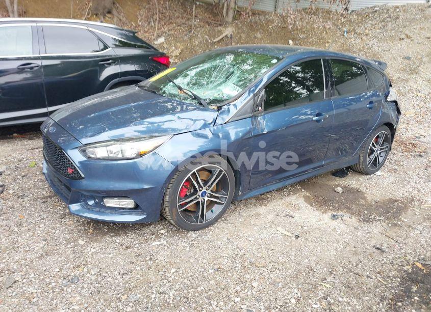Photo 2 of 2018 Ford Focus ST (VIN 1FADP3L9XJL228182)