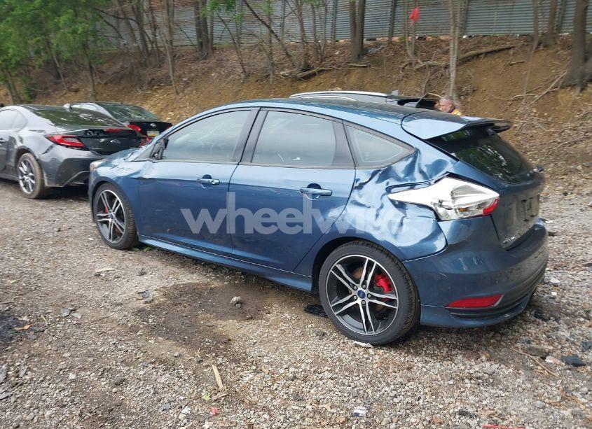 Photo 3 of 2018 Ford Focus ST (VIN 1FADP3L9XJL228182)