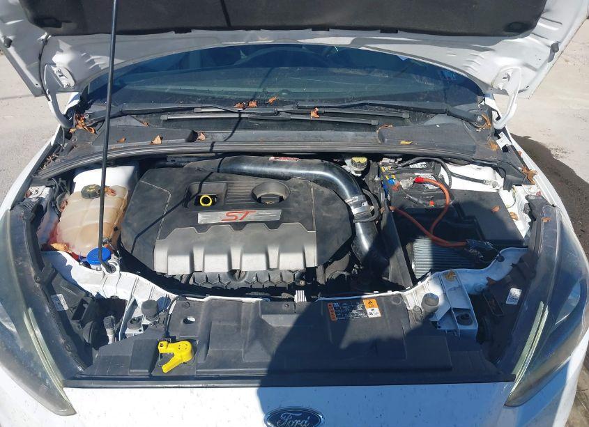 Photo 10 of 2018 Ford Focus ST (VIN 1FADP3L9XJL230286)
