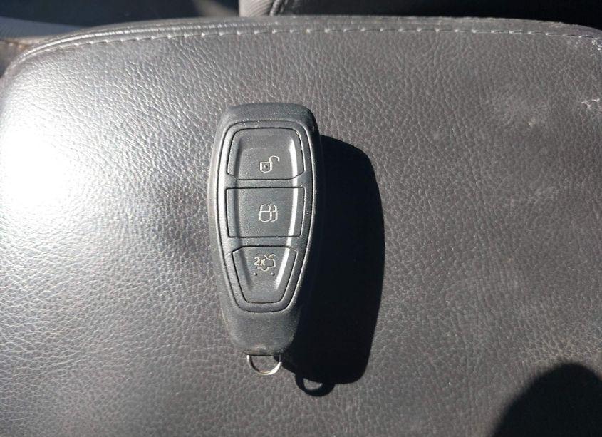 Photo 11 of 2018 Ford Focus ST (VIN 1FADP3L9XJL230286)