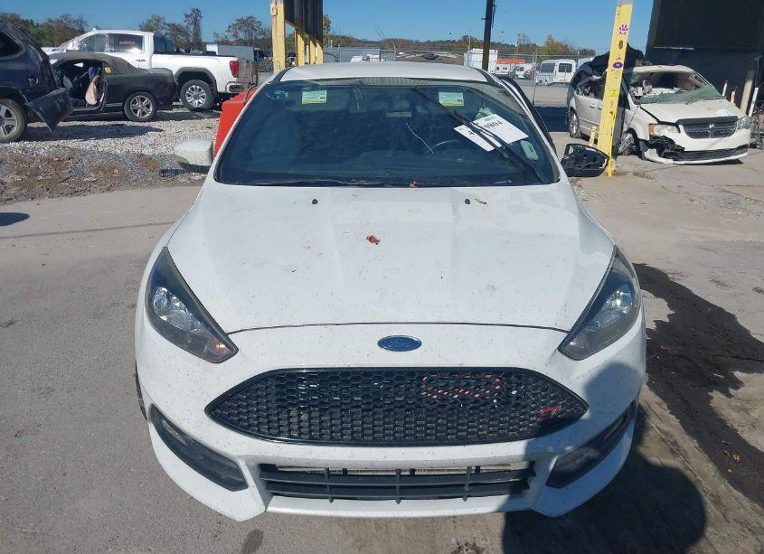 Photo 12 of 2018 Ford Focus ST (VIN 1FADP3L9XJL230286)