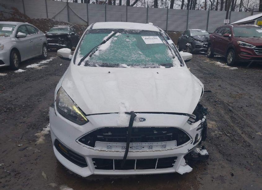 Photo 13 of 2018 Ford Focus ST (VIN 1FADP3L9XJL292089)