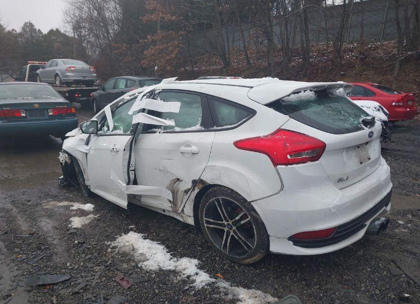Photo 3 of 2018 Ford Focus ST (VIN 1FADP3L9XJL292089)