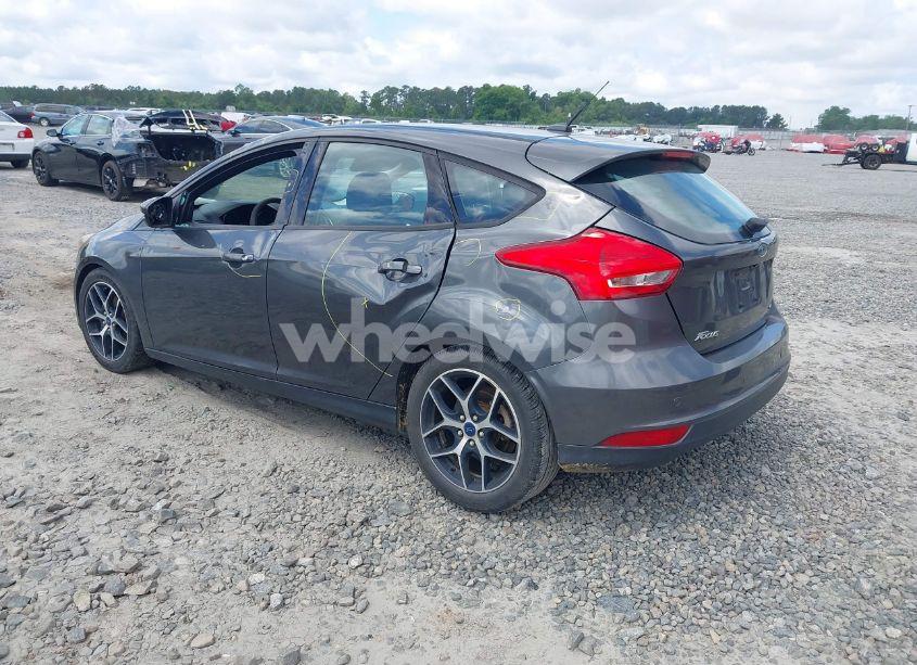 Photo 3 of 2017 Ford Focus SEL (VIN 1FADP3M21HL264595)