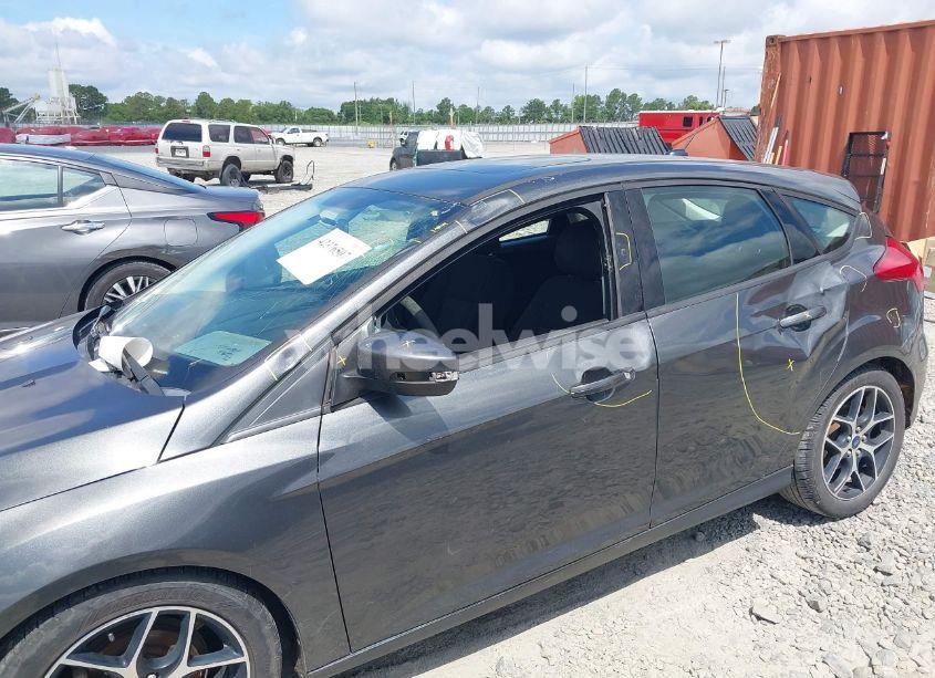 Photo 6 of 2017 Ford Focus SEL (VIN 1FADP3M21HL264595)