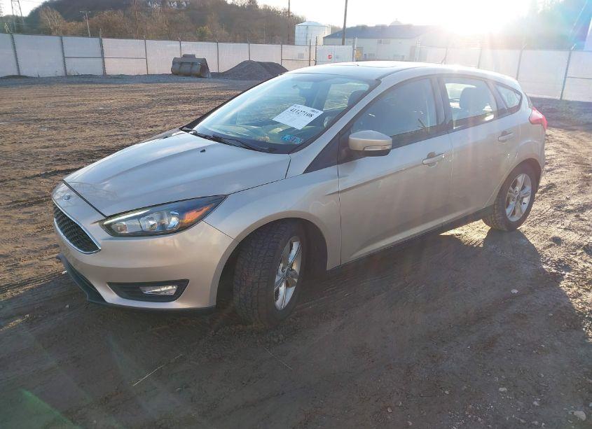 Photo 2 of 2017 Ford Focus SEL (VIN 1FADP3M21HL313018)
