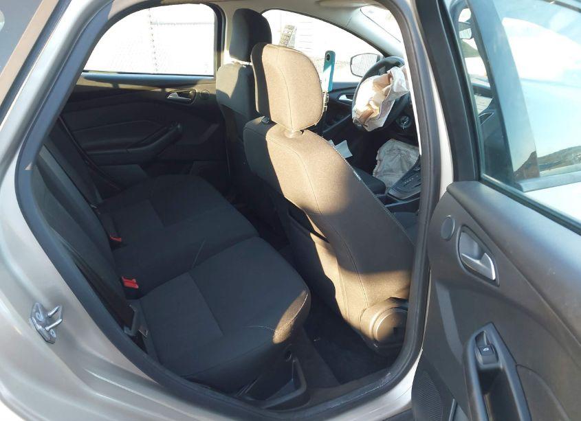 Photo 8 of 2017 Ford Focus SEL (VIN 1FADP3M21HL313018)