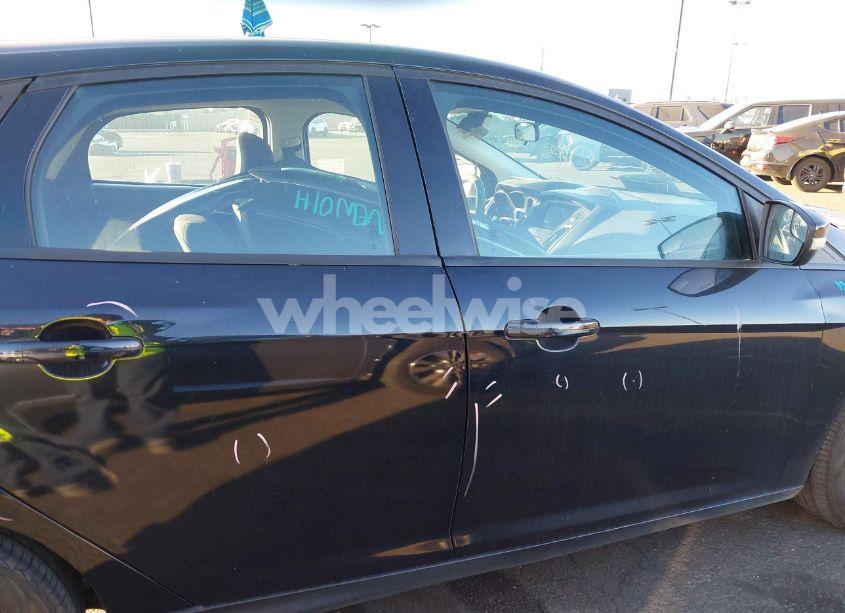 Photo 14 of 2017 Ford Focus SEL (VIN 1FADP3M22HL309995)