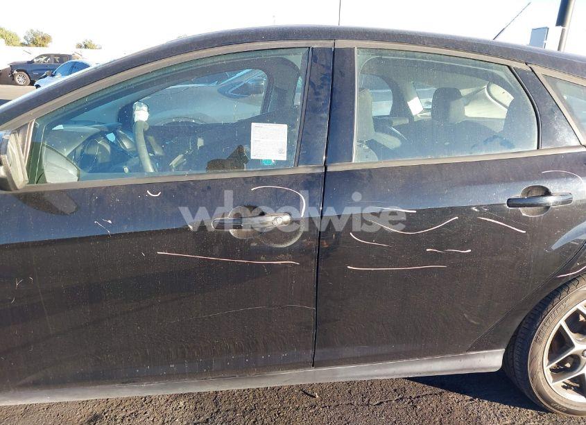 Photo 15 of 2017 Ford Focus SEL (VIN 1FADP3M22HL309995)